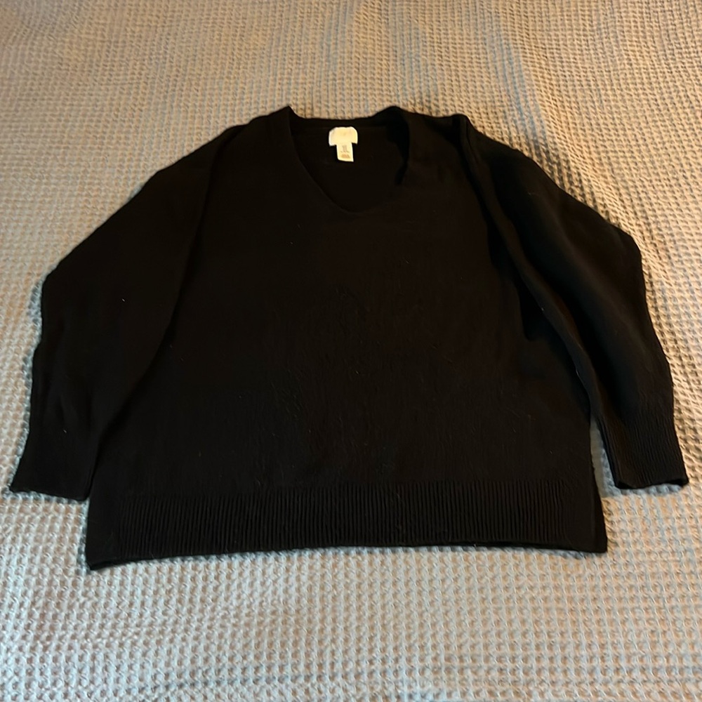H&M black pullover sweater. M